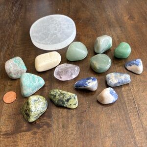 1.1 Pound Set - Selenite Round Charging Plate & 14 Large Crystal Tumbles